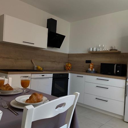 Sunny Apartment In Rijeka Exterior photo