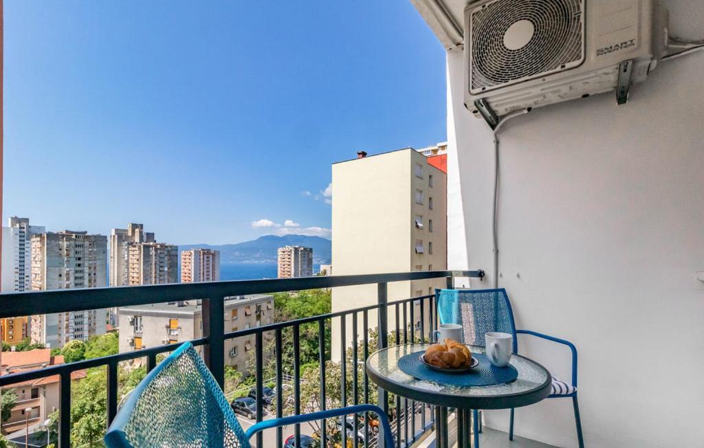 Sunny Apartment In Rijeka Exterior photo